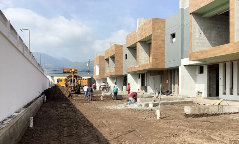 División Inmobiliaria Canva 2 2 2
